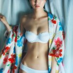 工藤美樱白色内衣写真